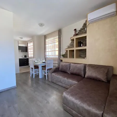 Pretty House Sarafovo 公寓