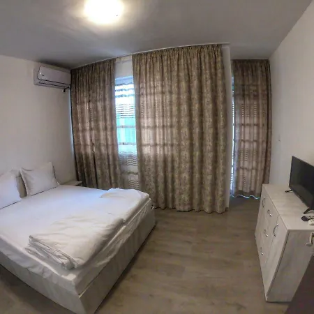 Pretty House Sarafovo 布尔加斯